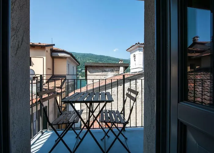 Isola Bella - Via 9 *